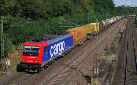 482 049 (SBB Cargo) with KLV train in front of Sprötze (12.09.2009). Mirko Kiefer