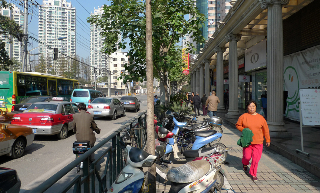 Taking To The Streets. Examens de la qualité de l'espace public d'après le phénomène de la rue