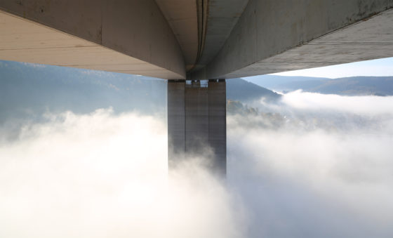 Siegtalbrücke im Nebel