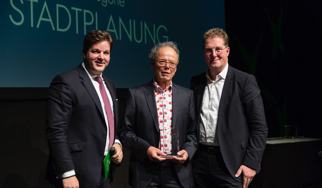 Kees Christiaanse, Professor für Architektur und Städtebau an der ETH Zürich, erhält den ULI Germany Leadership Award 2018 in der Kategorie Stadtplanung. Foto: Hochparterre