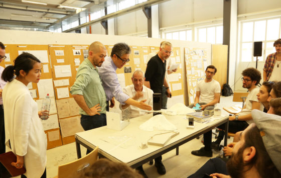 Marc Angélil and guests (Jeannette Kuo, Mark Lee, and Piet Eckert) engaged in a discussion with students in the design studio (photograph Ciro Miguel)