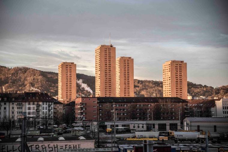 The four public housing towers called 'Hardau' in Zurich, Switzerland. Foto: © Roman Zwicky, zyrokrz.tumblr.com