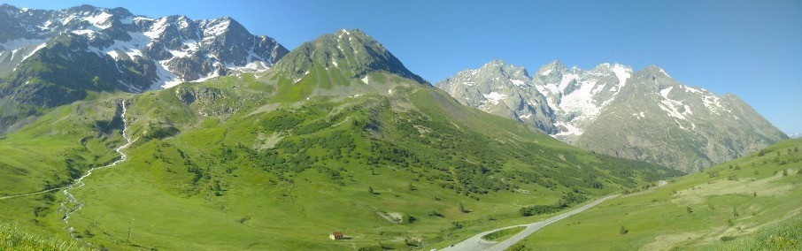 Landscape of the Pays de la Meije from Lautaret pass (Photo by Nicolas Salliou)