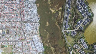 Masiphumelele and Lake Michelle, Cape Town, South Africa. Johnny Miller/Millefoto