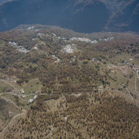 Mountain livelihoods are social-ecological systems deeply entangled with urban systems. While having a potential antenna function for detecting change and prototyping transformation, resilience of the alpine and the urban require a joint systems perspective. © Tobias Luthe / MonViso Institute