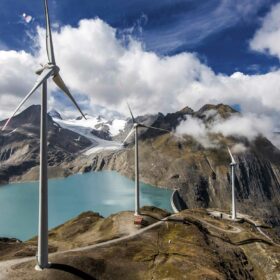 Windräder auf den Alpen. Olivier Marie / Keystone