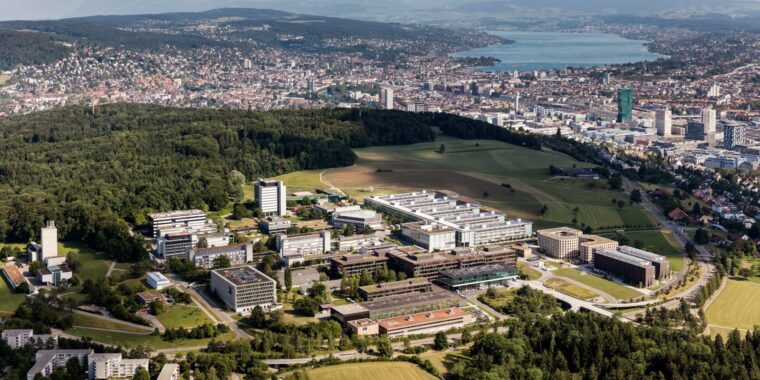 Symbol image: Aerial view of Zurich.