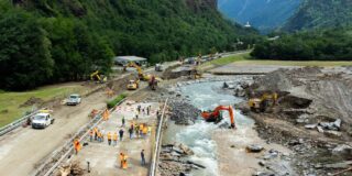 The landslide in Misox in summer 2024: Despite significant damage to the motorway and the blockage of a major transport artery, Switzerland’s Federal Roads Office (FEDRO) had traffic flowing again within two weeks. (Image: Samuel Golay / Keystone) 