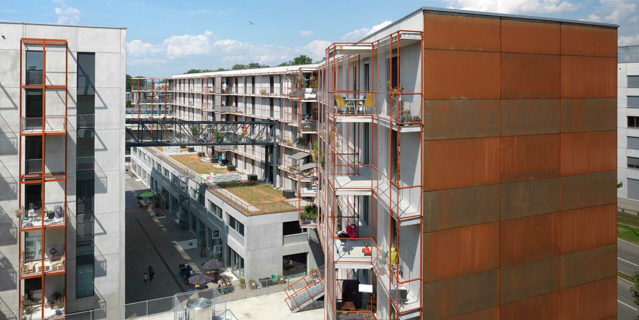 The Zwicky Süd residential development is built on the site of the former Zwicky spinning mill, on the border between Zurich, Wallisellen and Dübendorf. It is an example of how former industrial zones are being transformed into new residential areas. (Image: Andrea Helbling / Keystone)